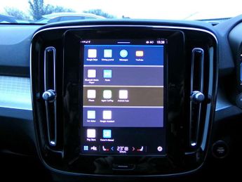 Volvo XC40 2.0 B3P Core 5dr Auto