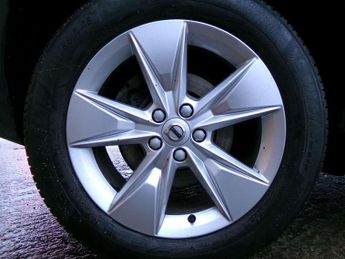 Volvo XC40 2.0 B3P Core 5dr Auto