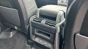 Land Rover Defender 3.0 D250 X-Dynamic HSE 110 5dr Auto