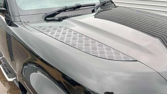 Land Rover Defender 3.0 D250 X-Dynamic HSE 110 5dr Auto