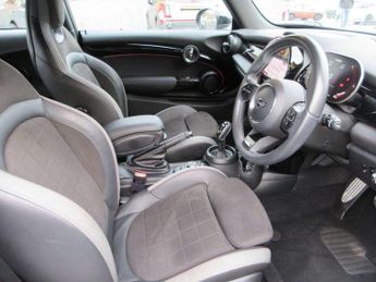 MINI Hatchback 2.0 John Cooper Works 3dr Auto