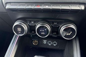 Renault Clio 1.6 E-TECH Hybrid 140 RS Line 5dr Auto