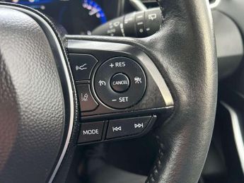 Toyota Corolla 1.8 VVT-i Hybrid Design 5dr CVT