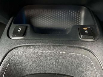 Toyota Corolla 1.8 VVT-i Hybrid Design 5dr CVT