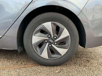 Hyundai IONIQ 1.6 GDi Hybrid Premium 5dr DCT