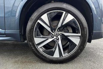 Volvo XC90 2.0 B5P [250] Plus Dark 5dr AWD Geartronic