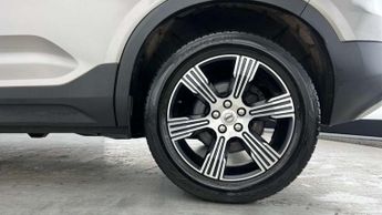 Volvo XC40 2.0 B4P Inscription 5dr AWD Auto [7 speed]