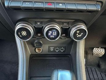 Renault Captur 1.6 E-TECH Hybrid 145 Iconic Edition 5dr Auto