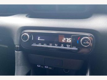 Toyota Yaris 1.5 Hybrid Design 5dr CVT