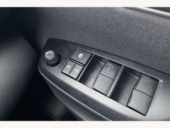Toyota Yaris 1.5 Hybrid Design 5dr CVT