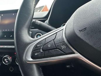 Renault Arkana 1.6 E-TECH Hybrid 145 Iconic 5dr Auto