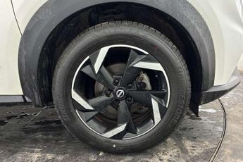 Nissan Juke 1.6 Hybrid N-Connecta 5dr Auto