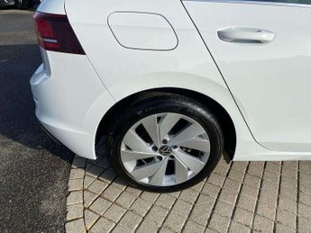 Volkswagen Golf 1.5 eTSI 150 Style 5dr DSG