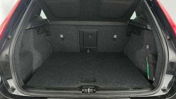 Volvo XC40 1.5 T3 [163] Momentum 5dr Geartronic