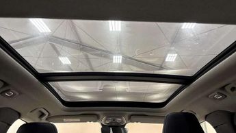 Volvo XC40 2.0 B4P Ultimate Dark 5dr Auto