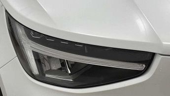 Volvo XC40 2.0 B4P Ultimate Dark 5dr Auto