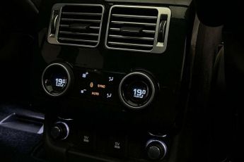 Land Rover Range Rover 4.4 SDV8 Vogue 4dr Auto