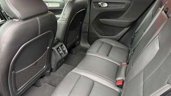 Volvo XC40 2.0 B4P Inscription 5dr AWD Auto