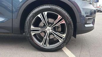 Volvo XC40 2.0 B4P Inscription 5dr AWD Auto