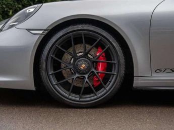 Porsche 911 GTS 2dr PDK
