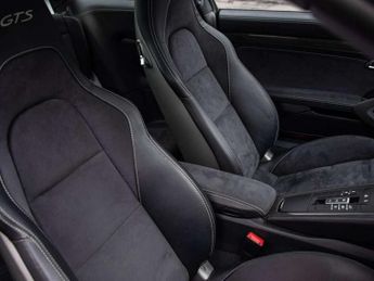 Porsche 911 GTS 2dr PDK