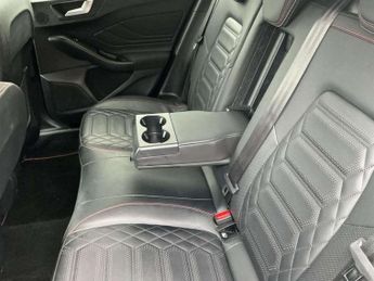 Ford Focus 1.0 EcoBoost Hybrid mHEV ST-Line X 5dr Auto