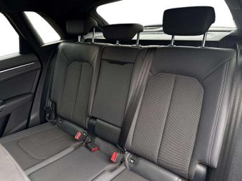 Audi Q3 40 TDI Quattro S Line 5dr S Tronic