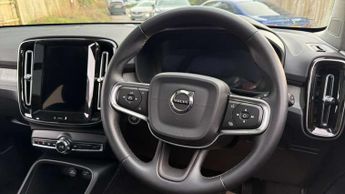 Volvo XC40 2.0 B4P Ultra Dark 5dr Auto