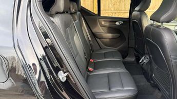 Volvo XC40 2.0 B4P Ultra Dark 5dr Auto