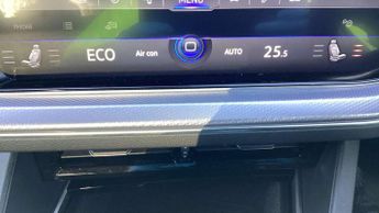 Volkswagen Touareg 3.0 V6 TSI PHEV 4Motion R 5dr Tip Auto