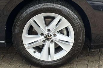 Volkswagen Golf 1.0 eTSI Life 5dr DSG