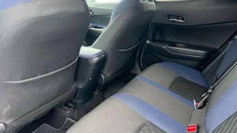 Toyota C-HR 2.0 Hybrid Dynamic 5dr CVT