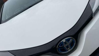 Toyota C-HR 2.0 Hybrid Dynamic 5dr CVT