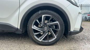 Toyota C-HR 2.0 Hybrid Dynamic 5dr CVT