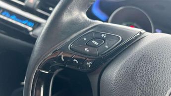 Toyota C-HR 2.0 Hybrid Dynamic 5dr CVT