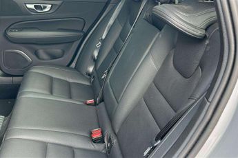 Volvo XC40 2.0 B4P Ultra Dark 5dr Auto