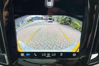 Volvo XC40 2.0 B4P Ultra Dark 5dr Auto