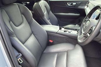 Volvo XC40 2.0 B4P Ultra Dark 5dr Auto