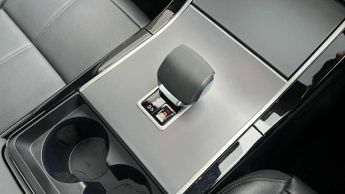 Land Rover Range Rover Velar 3.0 D300 MHEV Dynamic SE 5dr Auto