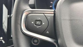 Volvo XC40 2.0 B3P Plus Dark 5dr Auto