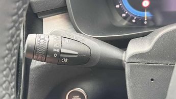 Volvo XC40 2.0 B3P Plus Dark 5dr Auto