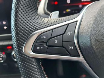 Renault Captur 1.3 TCE 140 R.S. Line 5dr EDC