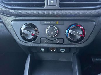 Hyundai i10 1.0 [63] Advance 5dr Auto [Nav]