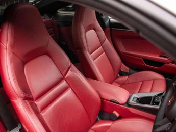 Porsche 911 S 2dr PDK