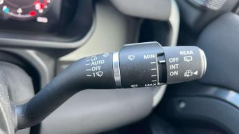 Land Rover Defender 3.0 D250 X-Dynamic SE 90 3dr Auto