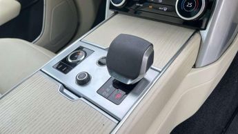 Land Rover Range Rover 3.0 D300 SE 4dr Auto