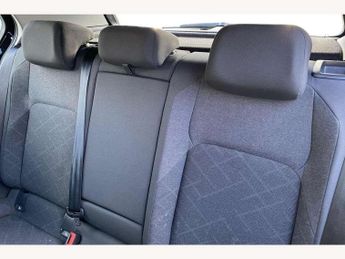 Volkswagen Golf 2.0 TDI Life 5dr DSG