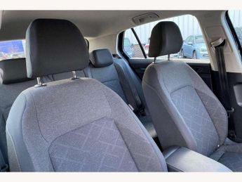 Volkswagen Golf 2.0 TDI Life 5dr DSG