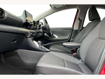 Toyota Yaris 1.5 Hybrid Design 5dr CVT