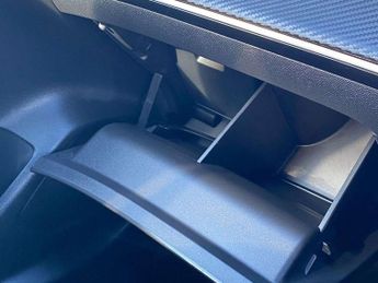 Peugeot 208 1.2 PureTech 100 Active Premium + 5dr EAT8